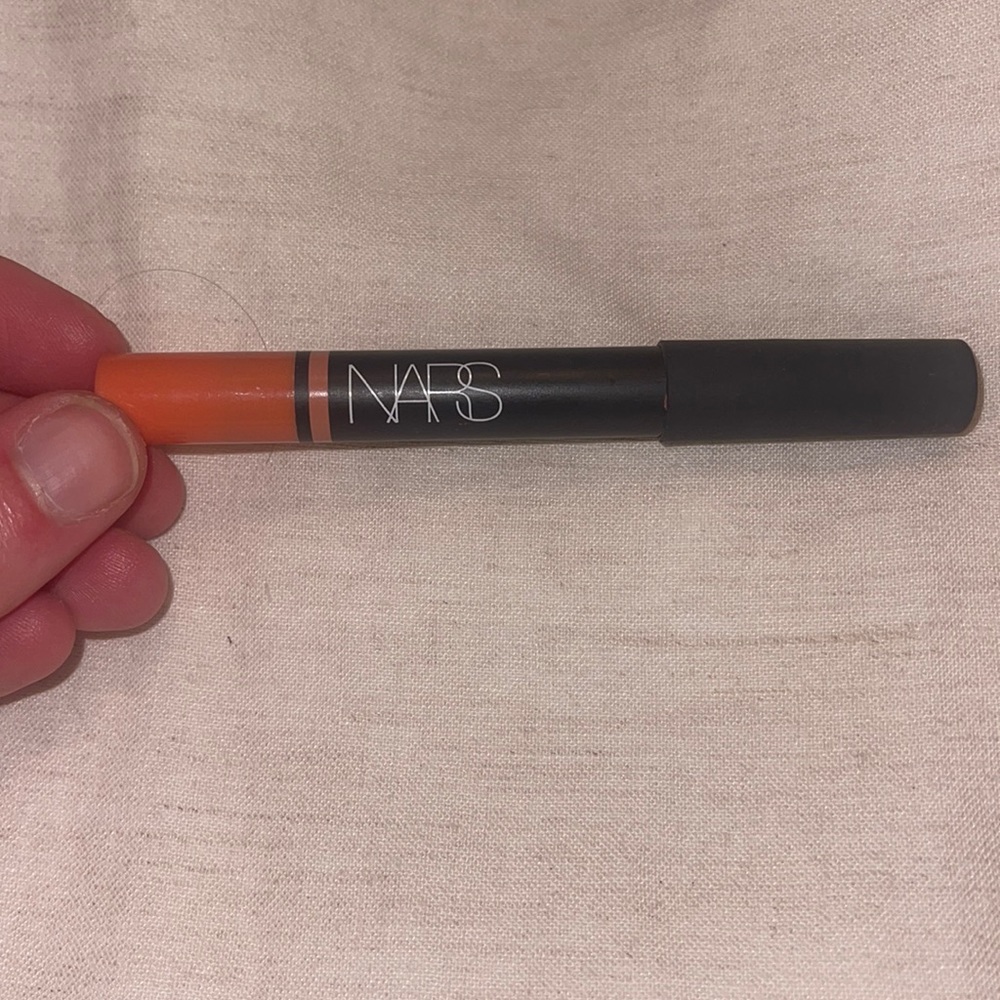 NARS Matte Lip Pencil in Shade Torres Del Paine